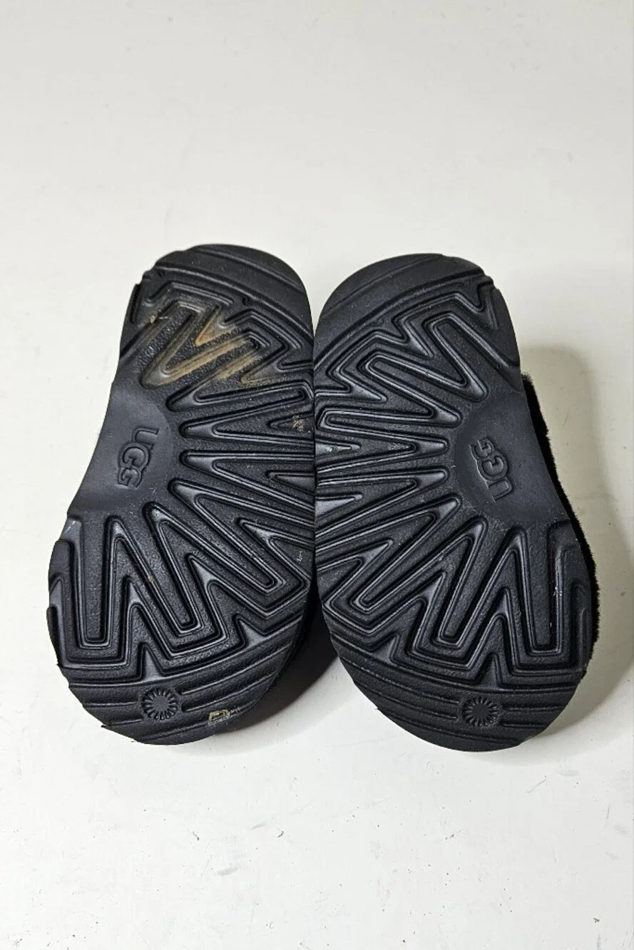 Ugg Funkette Slipper For Kids Black Slip On Mules Clog 7